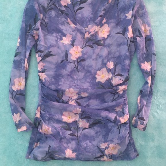Long Sleeve Top. Floral. - Picture 2 of 2